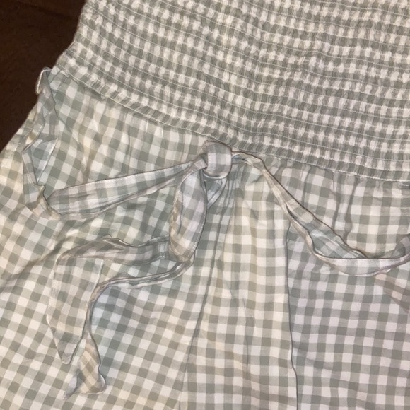 NWT Abercrombie and Fitch sage green gingham romper 🤩🤩 - Picture 3 of 5